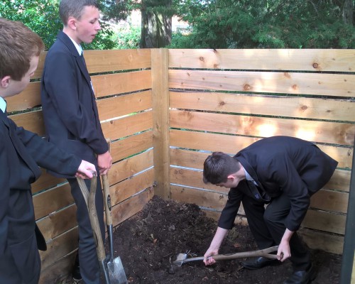 Gardening Club Aerating Compost September 2017